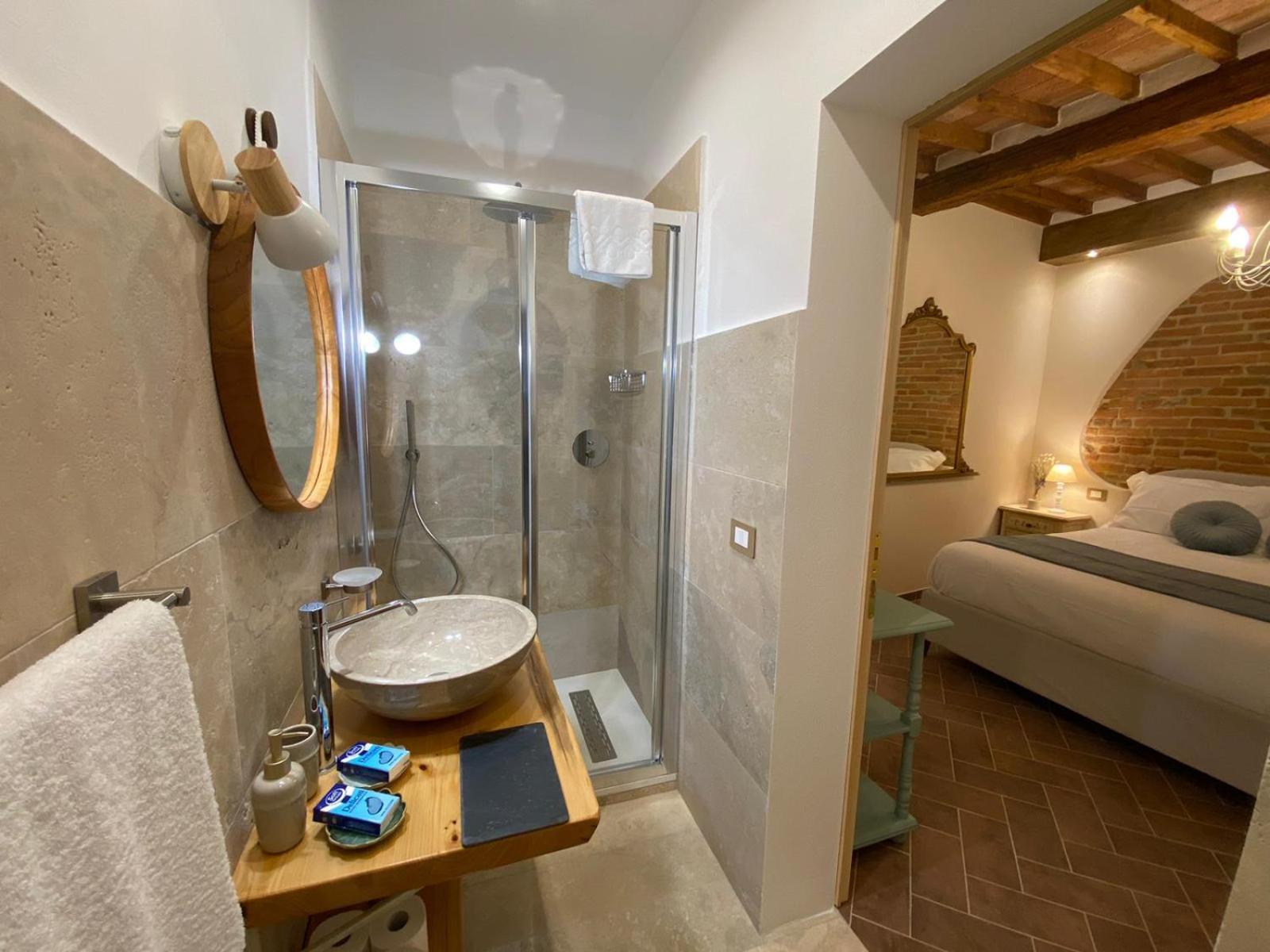 Lastamperia19 Camere-Rooms Montepulciano Stazione Екстериор снимка