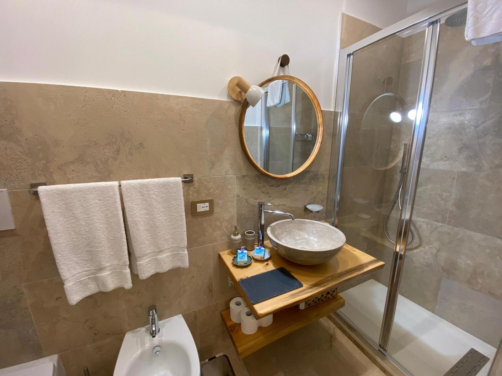 Lastamperia19 Camere-Rooms Montepulciano Stazione Екстериор снимка