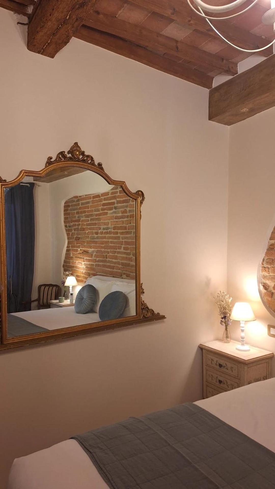 Lastamperia19 Camere-Rooms Montepulciano Stazione Екстериор снимка