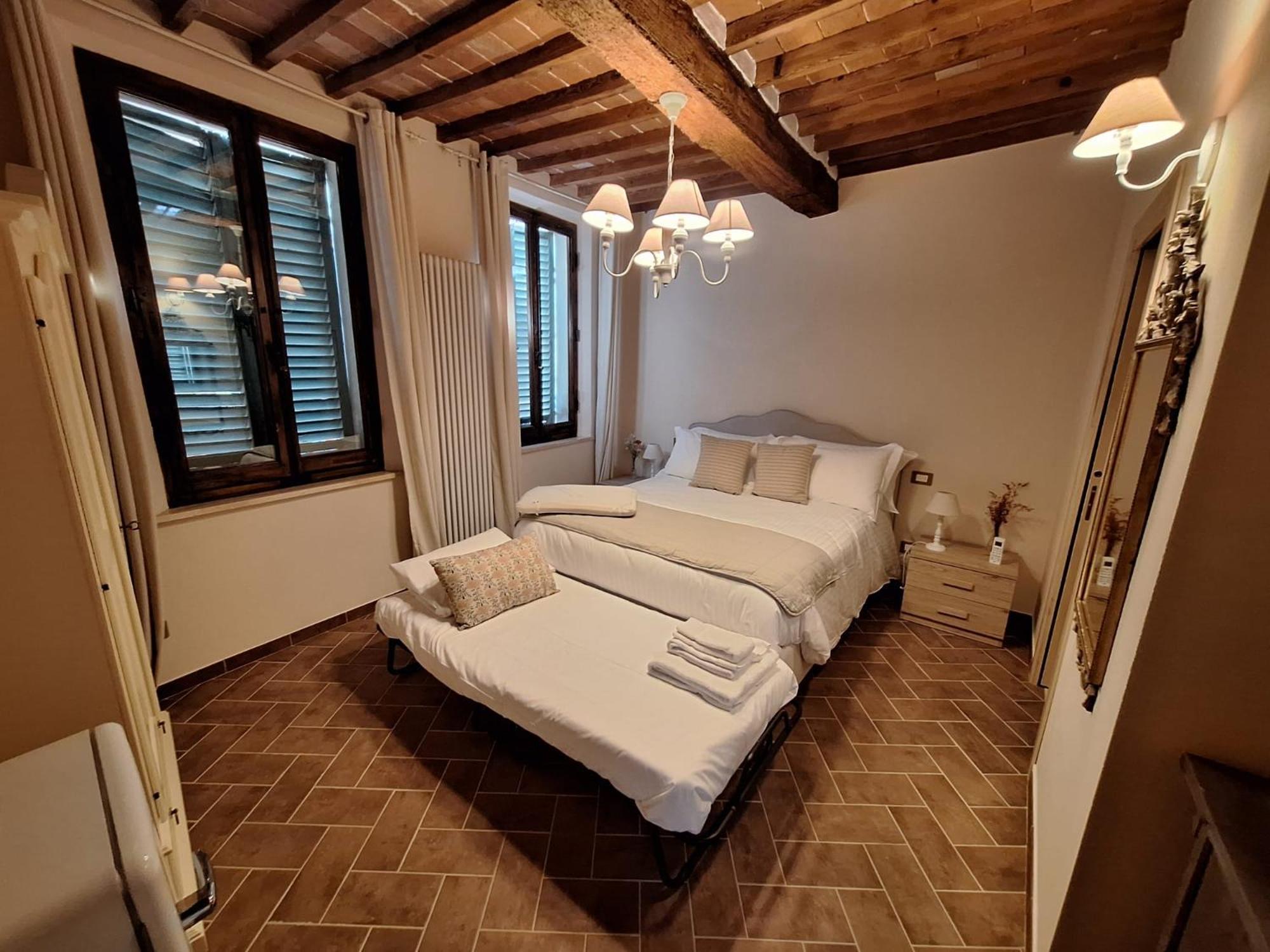 Lastamperia19 Camere-Rooms Montepulciano Stazione Екстериор снимка